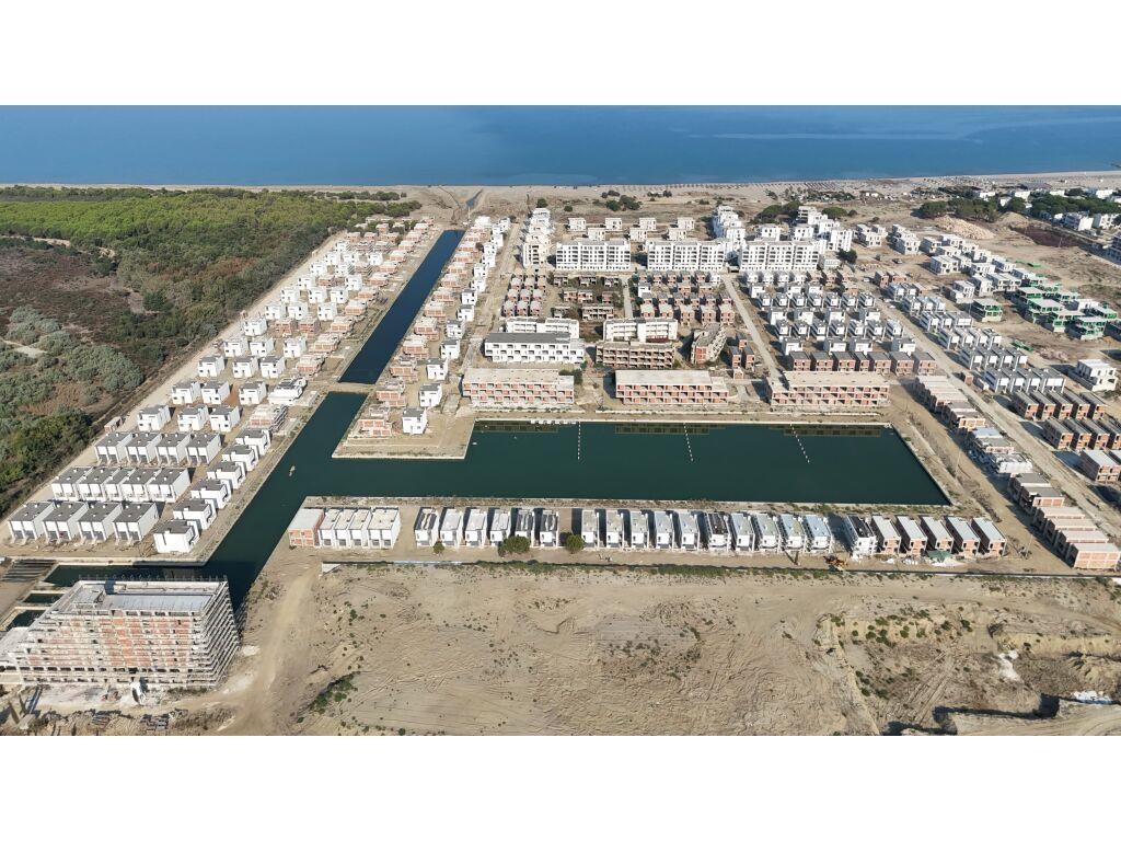 VILE NE SHITJE TE TORQUOISE MARINA – Tiranë - 1