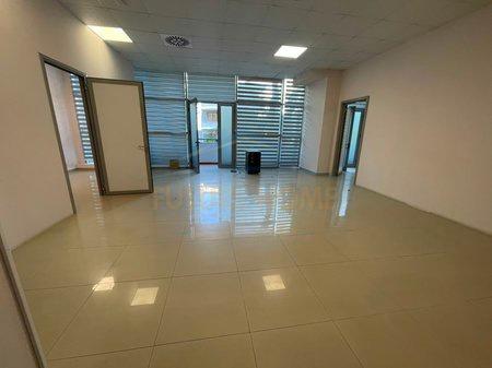 0697048066Qera, Ambjent Biznesi, Ish Rajoni , Durres – Durrës