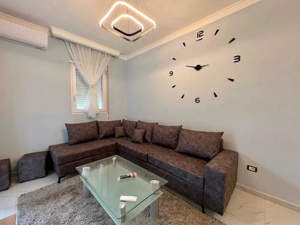 0693769552,Shitet, Apartament 1+1, Rruga 5 Maj, Tirane – Tiranë