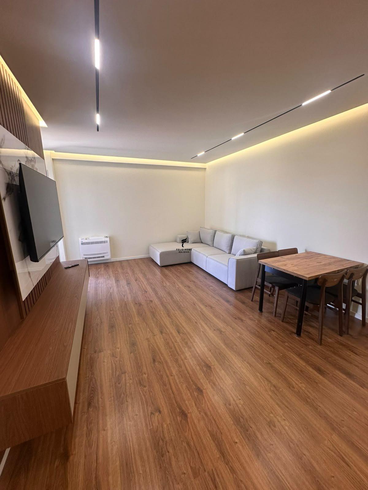APARTAMENT ME QERA 2+1+2 LAPRAKE 1.000 EURO FH-82765 – Tiranë - 1