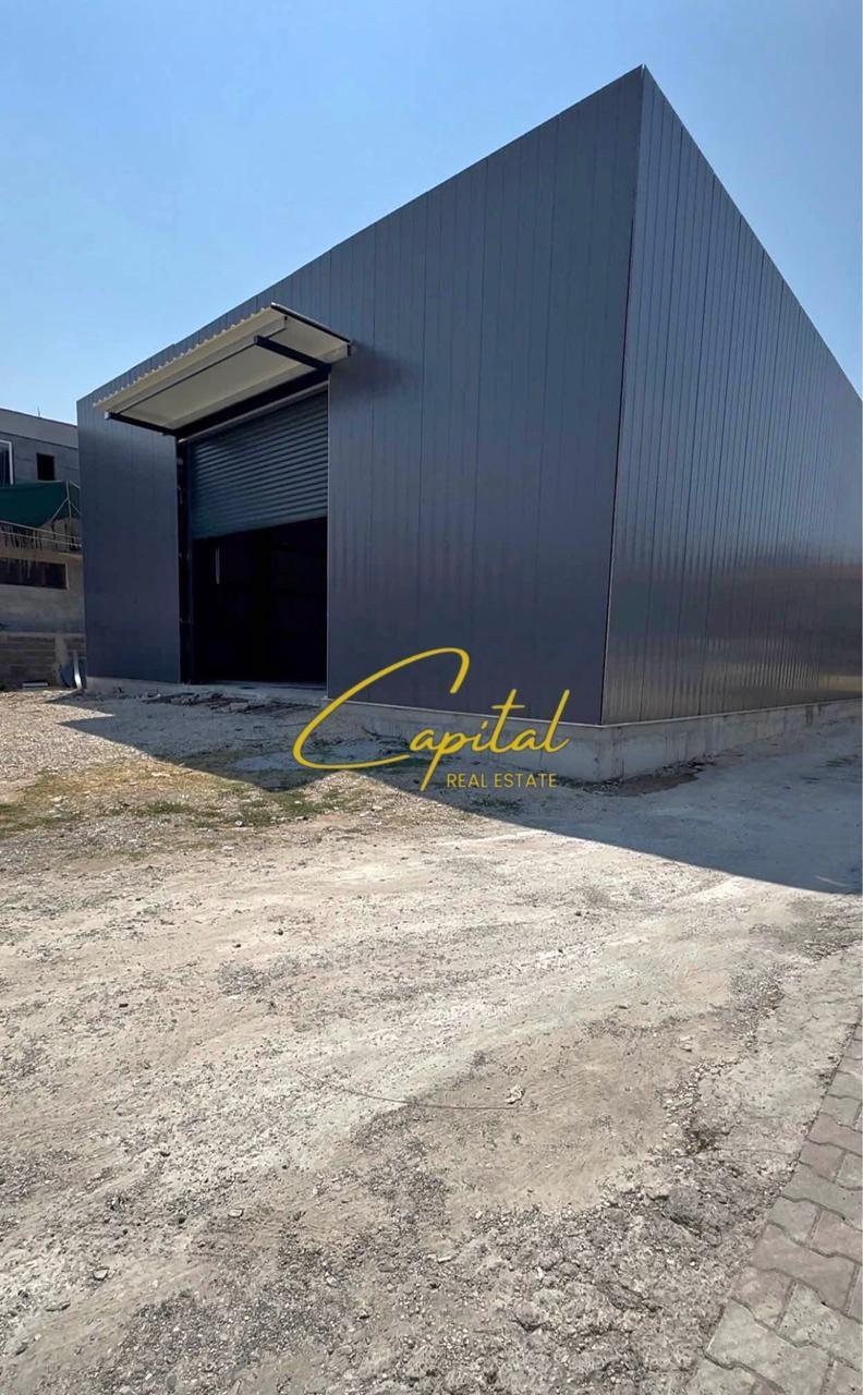 KAPANON ME QIRA 1.100 M2 YRSHEK 350.000 LEKE – Tiranë - 1