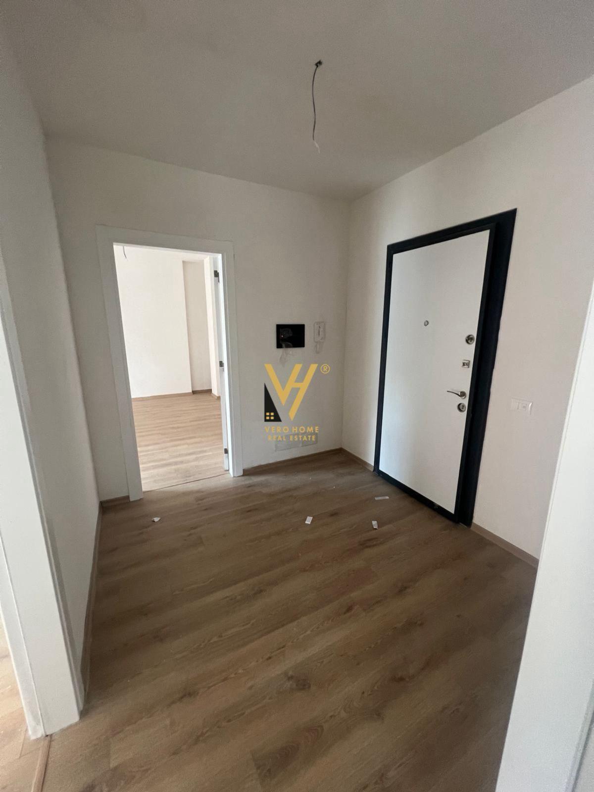 JEPET ZYRE 100 M2 ME QIRA TE BULEVARDI I RI 690 EURO – Tiranë