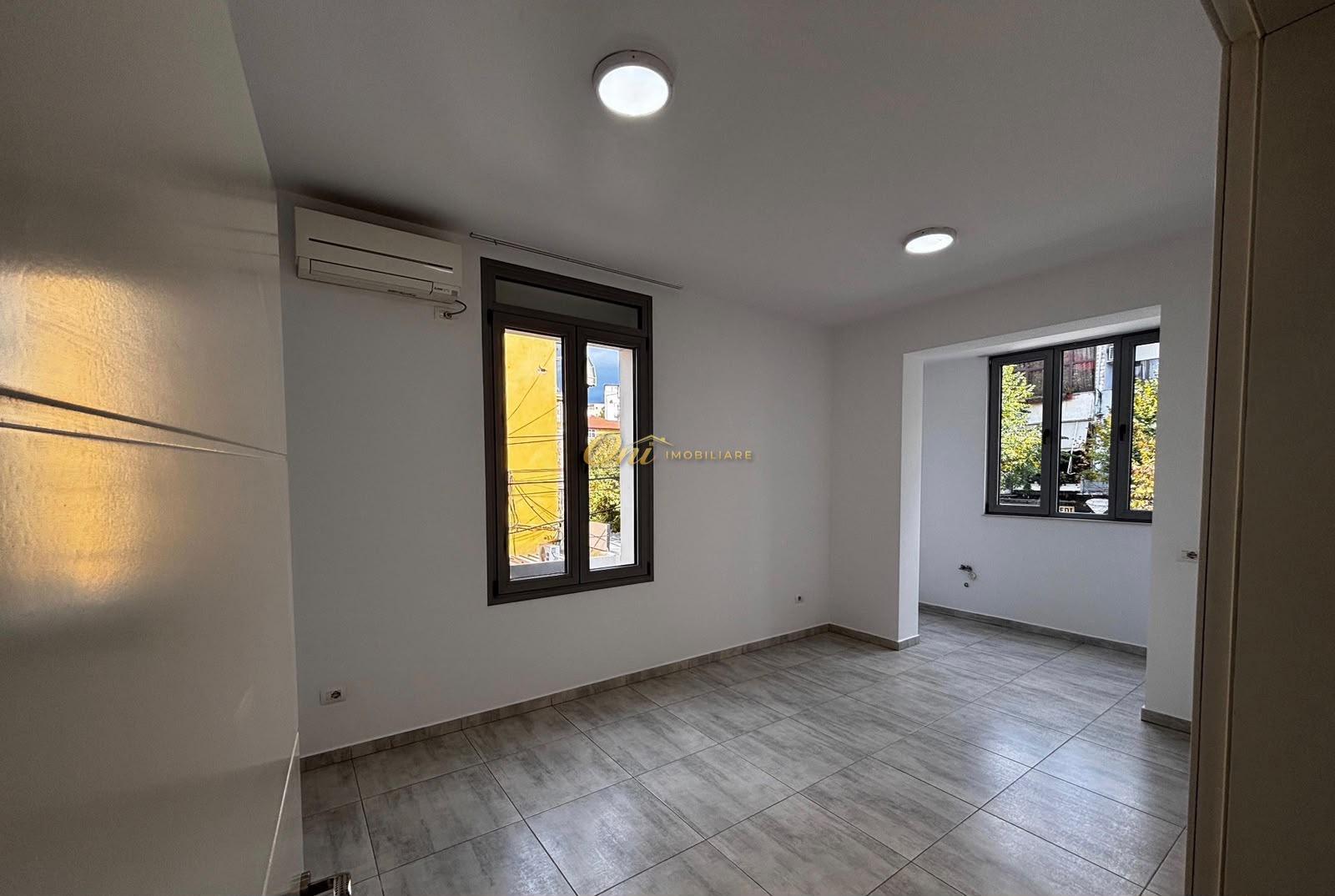 RRUGA E DIBRES ZYRE PER QERA – Tiranë