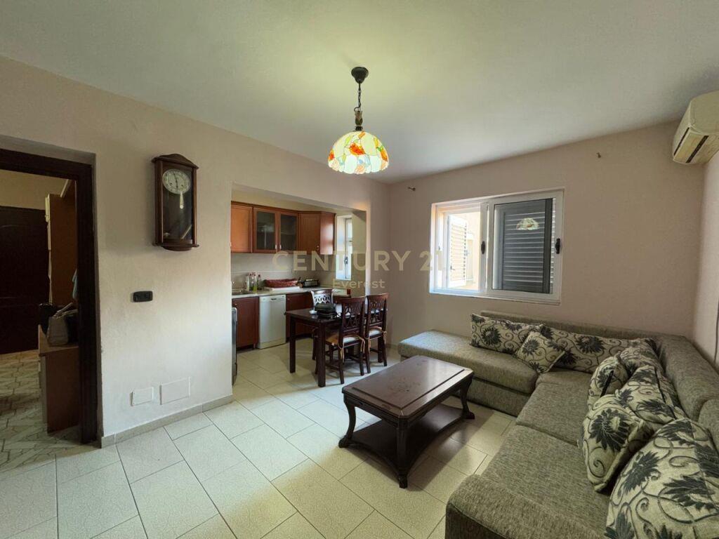 RRUGA E DURRESIT, JAPIM ME QIRA APARTAMENT 2+1 – Tiranë - 1