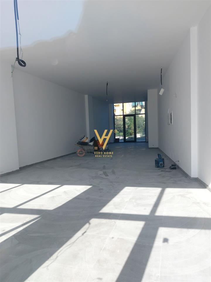 JEPET DYQAN 110 M2 ME QERA TE LAKE VIEW 2.800 EURO – Tiranë - 1