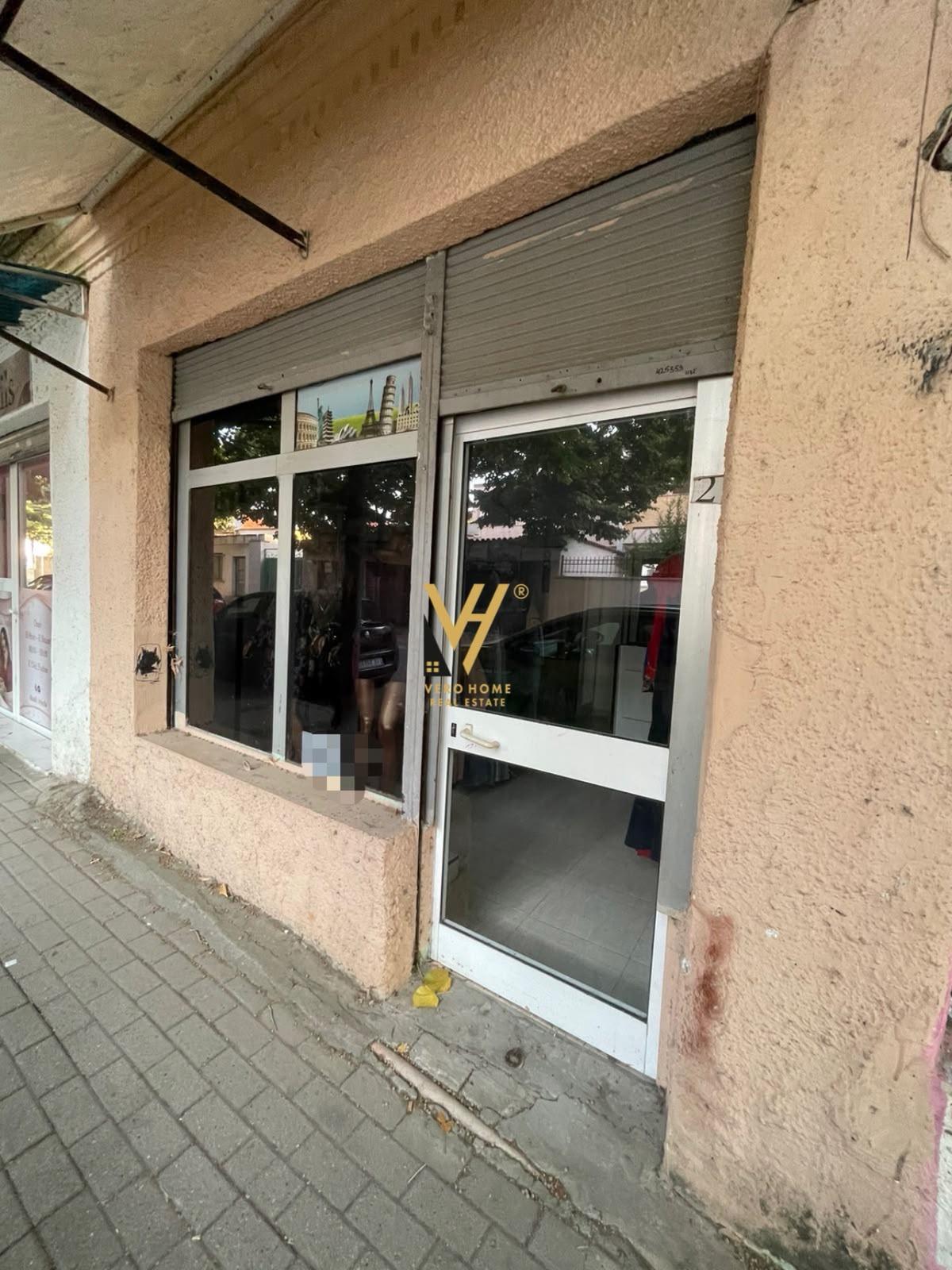 JEPET DYQAN 20 M2 ME QIRA TEK RR.RIZA CEROVA 20.000 LEKE – Tiranë - 1