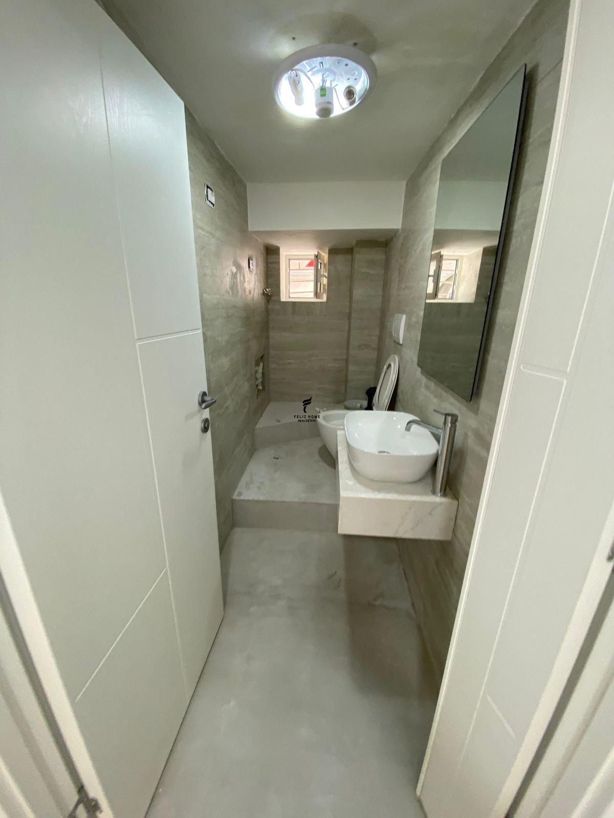 DYQAN ME QERA 150 M2 RRUGA E DURRESIT 5.000 EURO FH-90688 – Tiranë