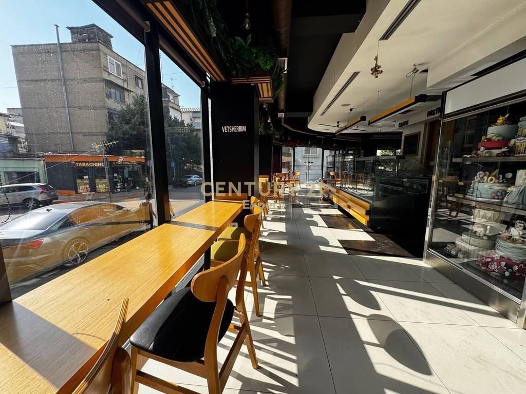 JAPIM ME QIRA DYQAN DHE AKTIVITET PER RESTAURANT, FURRE BUKE – Tiranë