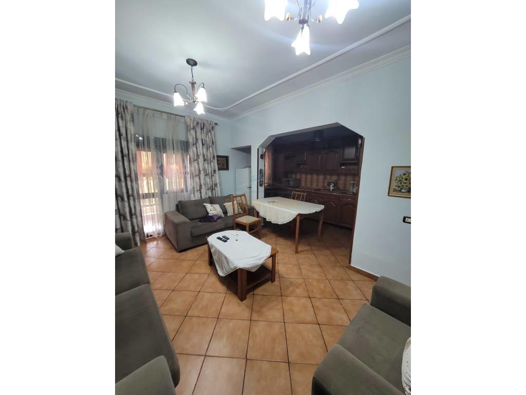0692268458 Shitet,Apartament 3+1,Rruga Kongresi i Manastirit – Tiranë