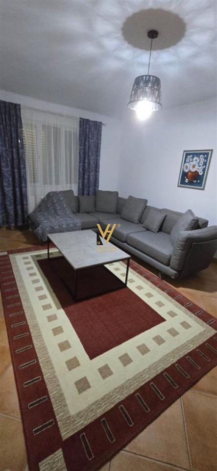 JEPET SHTEPI PRIVATE 3+1+3 ME QERA VILAT GJERMANE 70.000 LEK – Tiranë