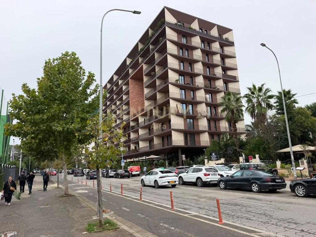 Shitet Klinikë Estetike Premium, Zona e Olimpikut – Tiranë - 1