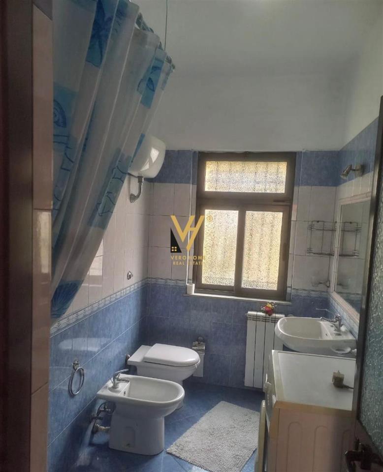 JEPET APARTAMENT 3+1+2 ME QERA NE SAUK 45.000 LEKE – Tiranë - 1