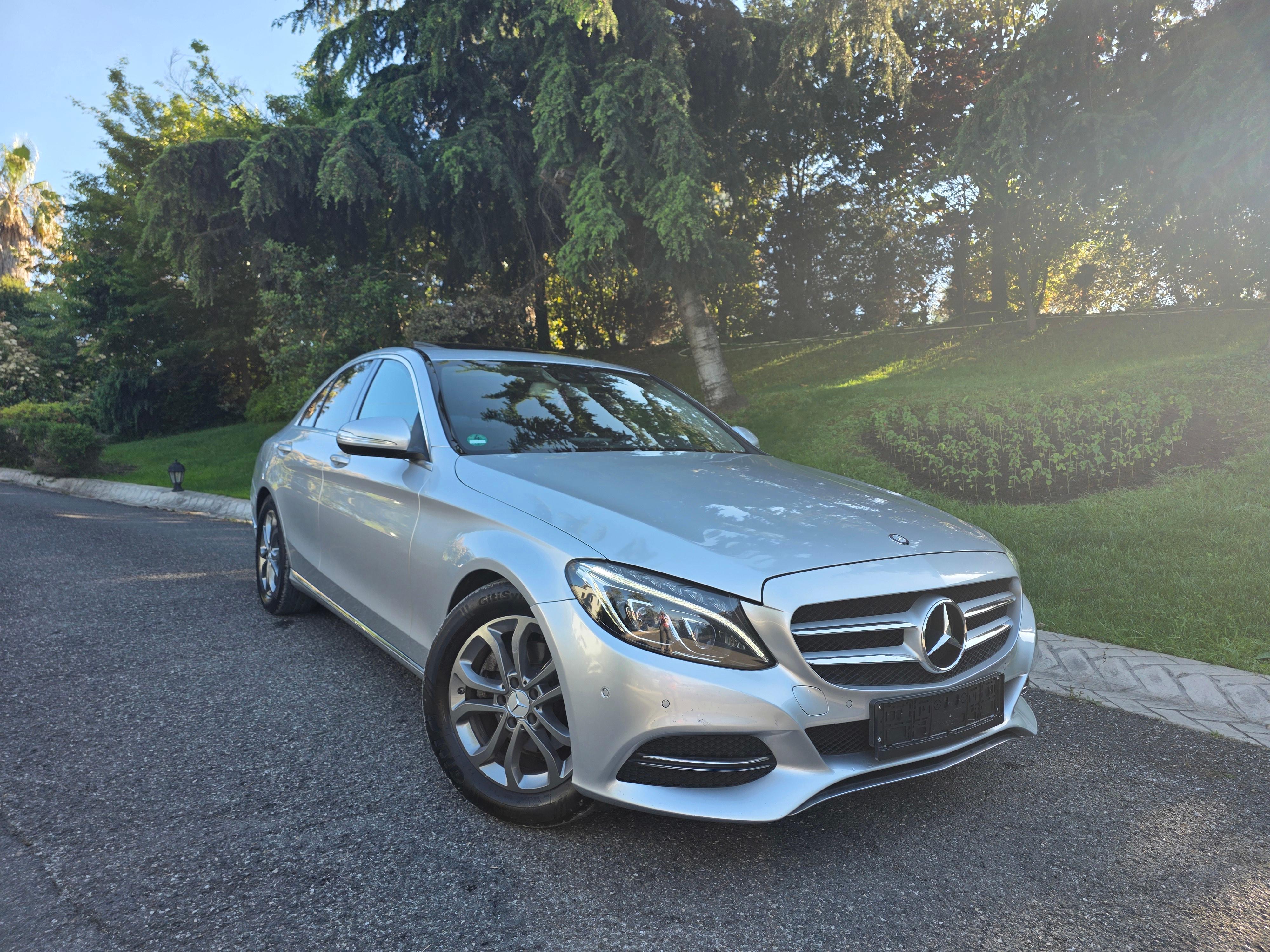Mercedes Benz – Tiranë - 1