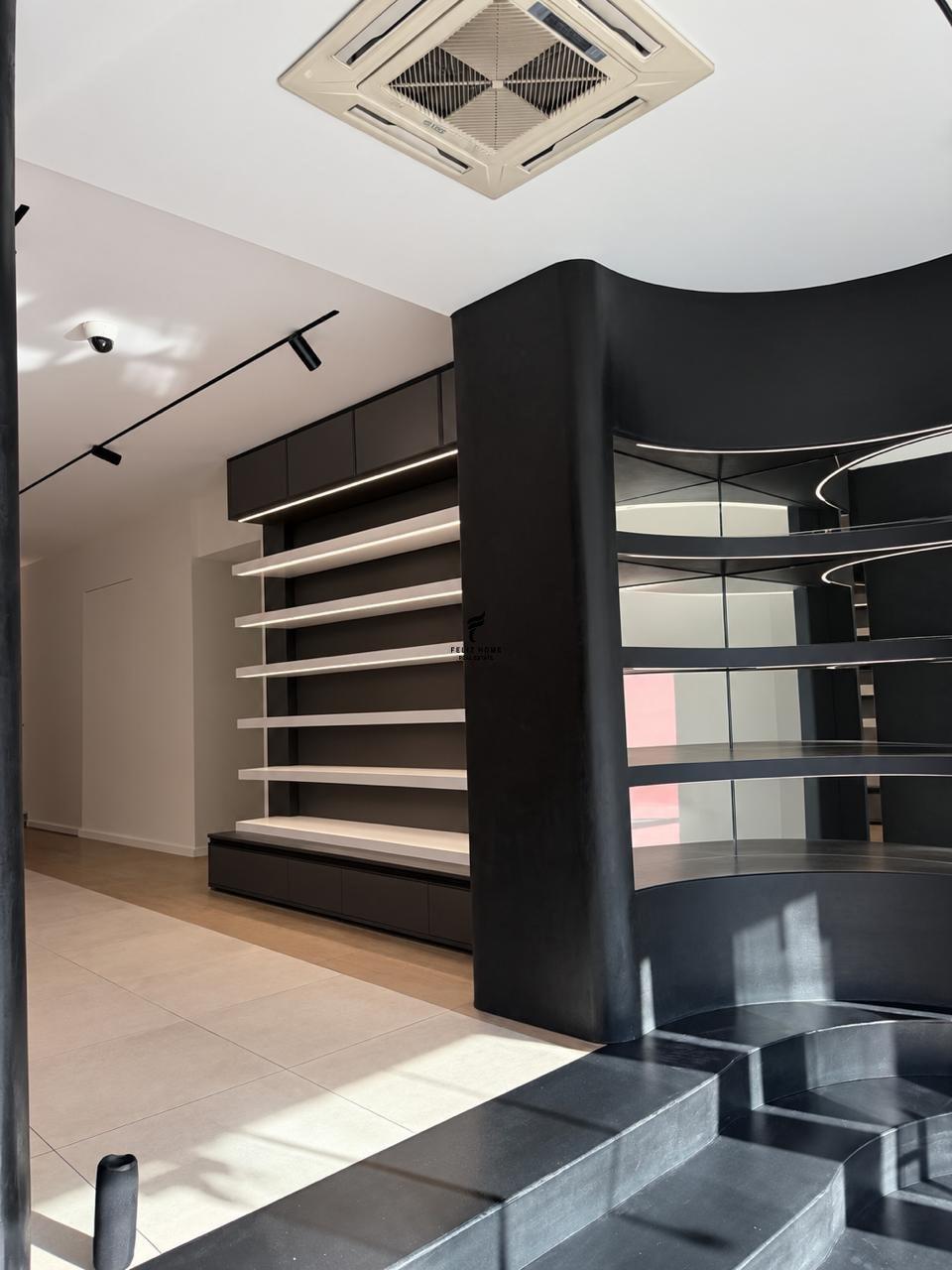DYQAN ME QERA 130 M2 VASIL SHANTO 300.000 LEKE FH-94614 – Tiranë