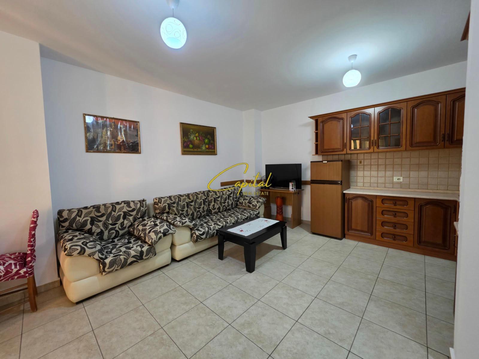 APARTAMENT ME QIRA 1+1 BULEVARDI ZOGU I 50.000 LEKE – Tiranë