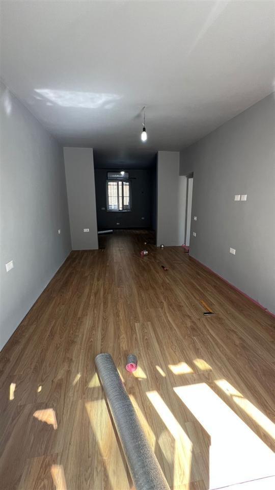 AMBIENT BIZNESI ME QERA 75 M2 MYSLYM SHYRI 120.000 LEKE – Tiranë