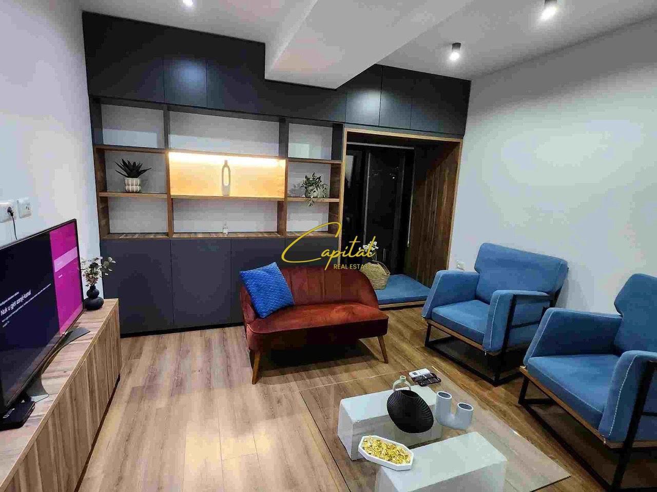 ZYRE ME QERA 66 M2 KOMPLEKSI SQUARE 21 1000 EURO – Tiranë - 1