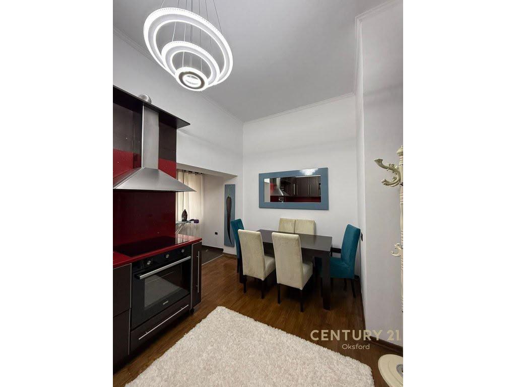PËR SHITJE - Apartament 2+1+2 në qendër të Tiranës, i vendos – Tiranë - 1