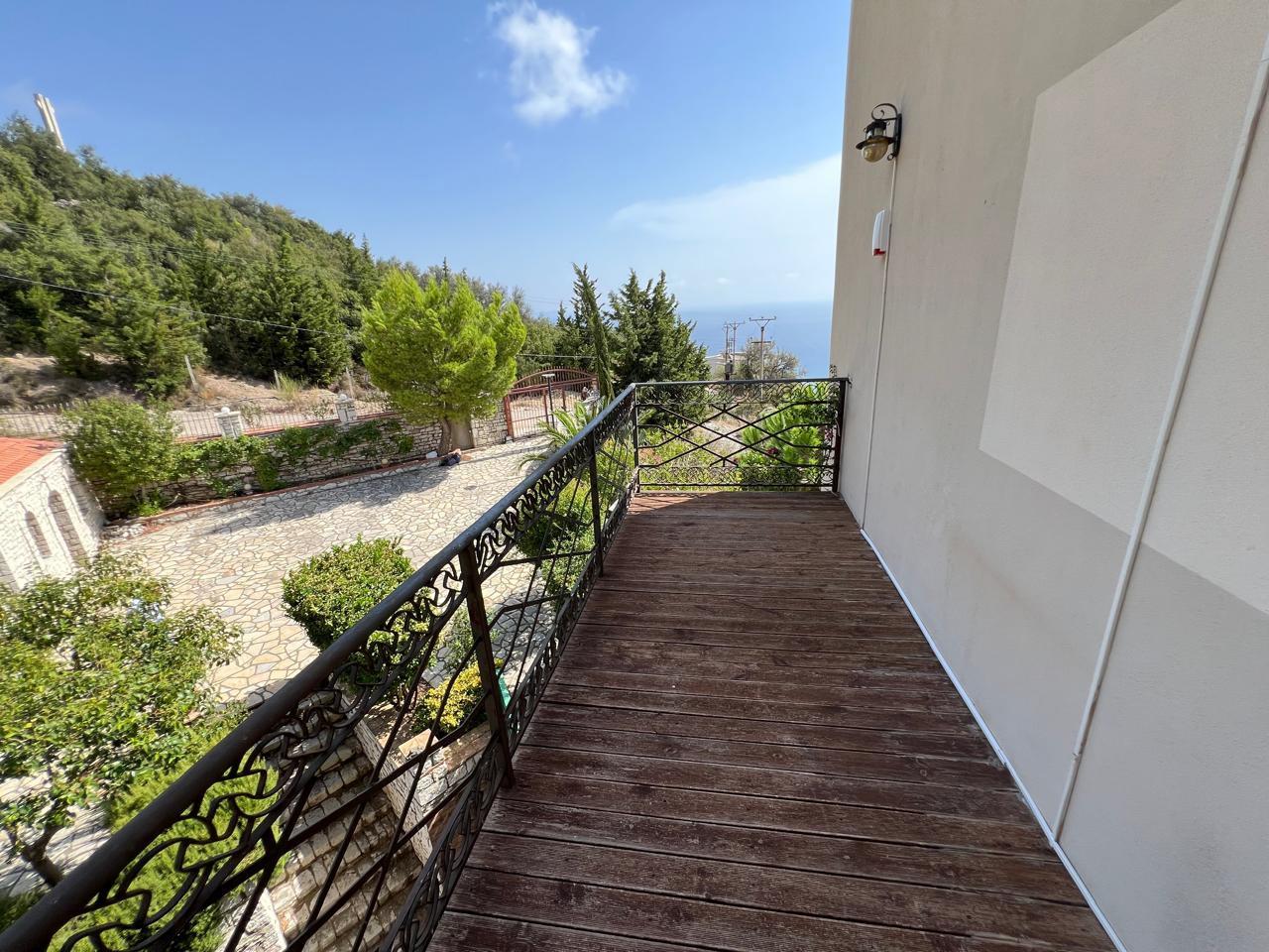 Shitet godinë 5-katëshe në Qeparo, Himarë – Vlorë
