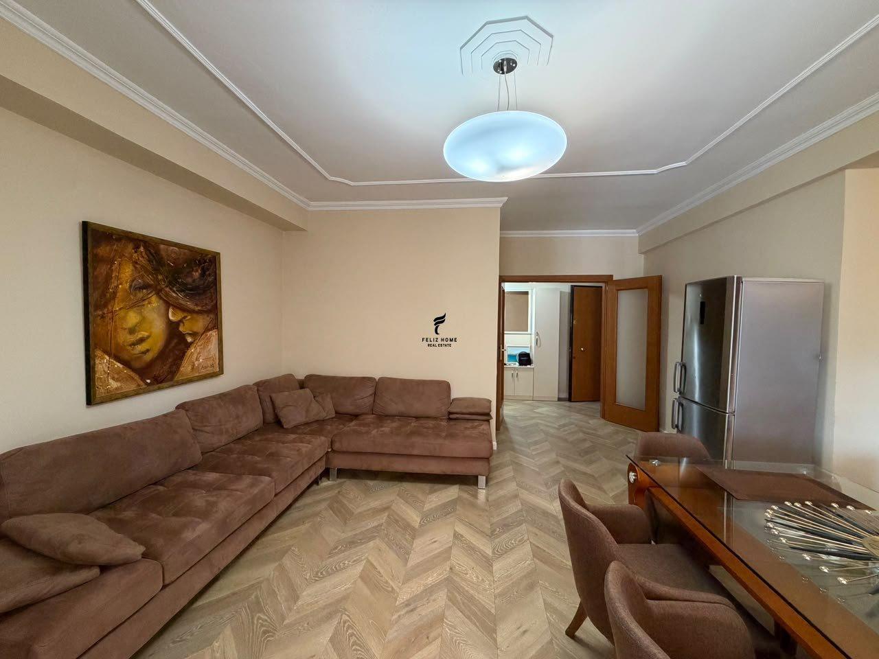 APARTAMENT ME QERA 4+1 ISH EKSPOZITA 130.000 LEKE FH-83312 – Tiranë