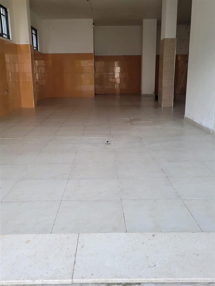 MAGAZINE ME QERA 250 M2 AUTOSTRADA TR-DR 900 EURO – Tiranë