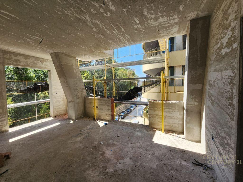 APARTAMENT PER SHITJE 2+1+2+POST PARKIMI TEK GARDEN SIDE! – Tiranë - 1