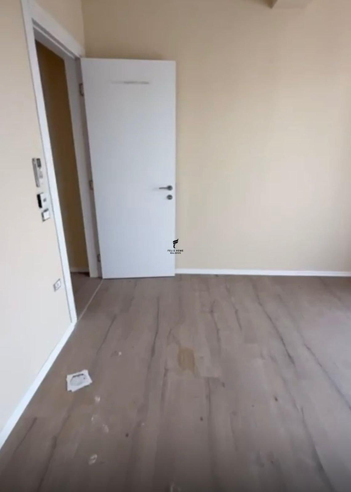 ZYRE ME QERA 125 M2 RRUGA E DIBRES 800 EURO FH-76856 – Tiranë
