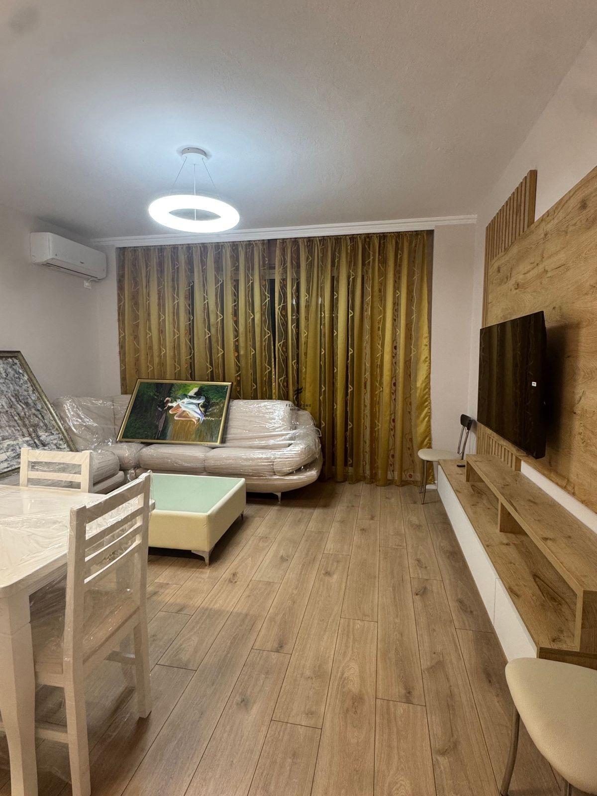 APARTAMENT ME QERA 2+1+2 MYSLYM SHYRI 900 EURO FH-57955 – Tiranë - 1