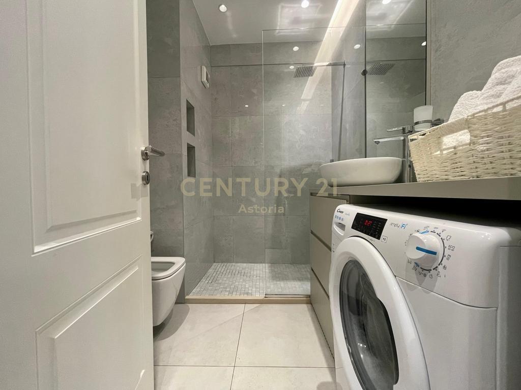 Apartament komod 1+1 në zemër të Tiranës – përballë shkollës – Tiranë - 1