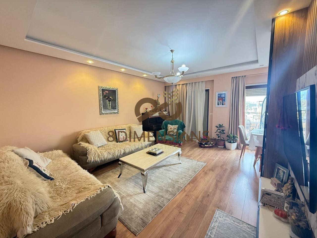 Shitet Apartament 3+1+2 tek Kopshti Botanik D8143A-21 – Tiranë