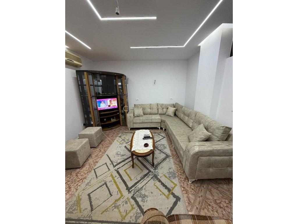 0685062709Apartament 2+1+2 Me Qira tek Gjykata Durres ! – Durrës