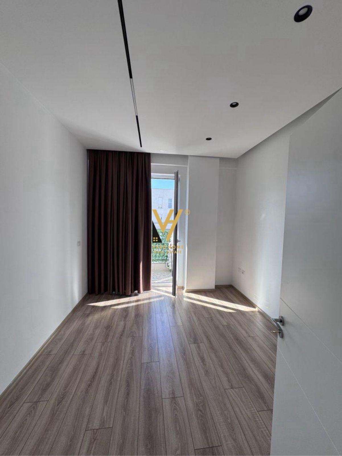 JEPET ZYRE 110 M2 ME QIRA TE KOMUNA E PARISIT 900 EURO – Tiranë