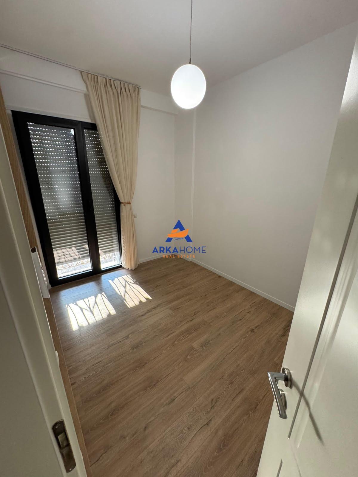 JEPET ME QERA APARTAMENT 2+1+BALLKON "21 DHJETORI" 90.000 LE – Tiranë