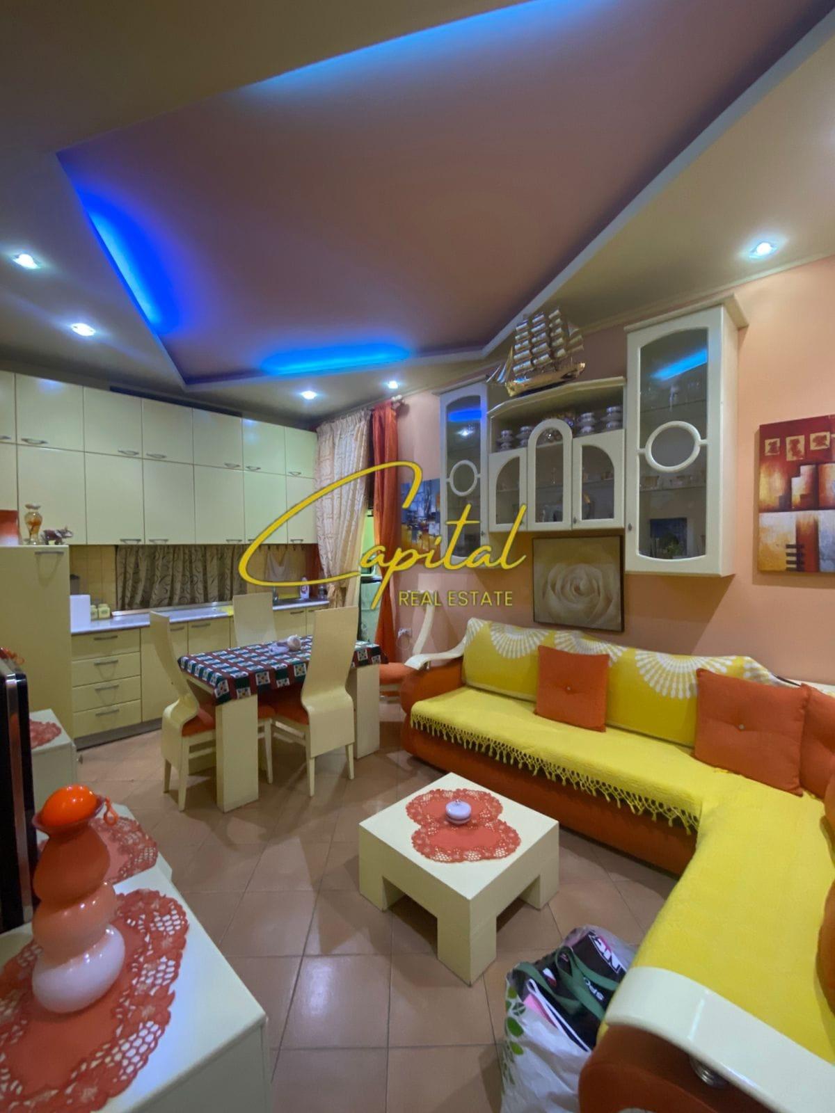 APARTAMENT ME QIRA 1+1 ISH BLLOKU 50.000 LEKE – Tiranë