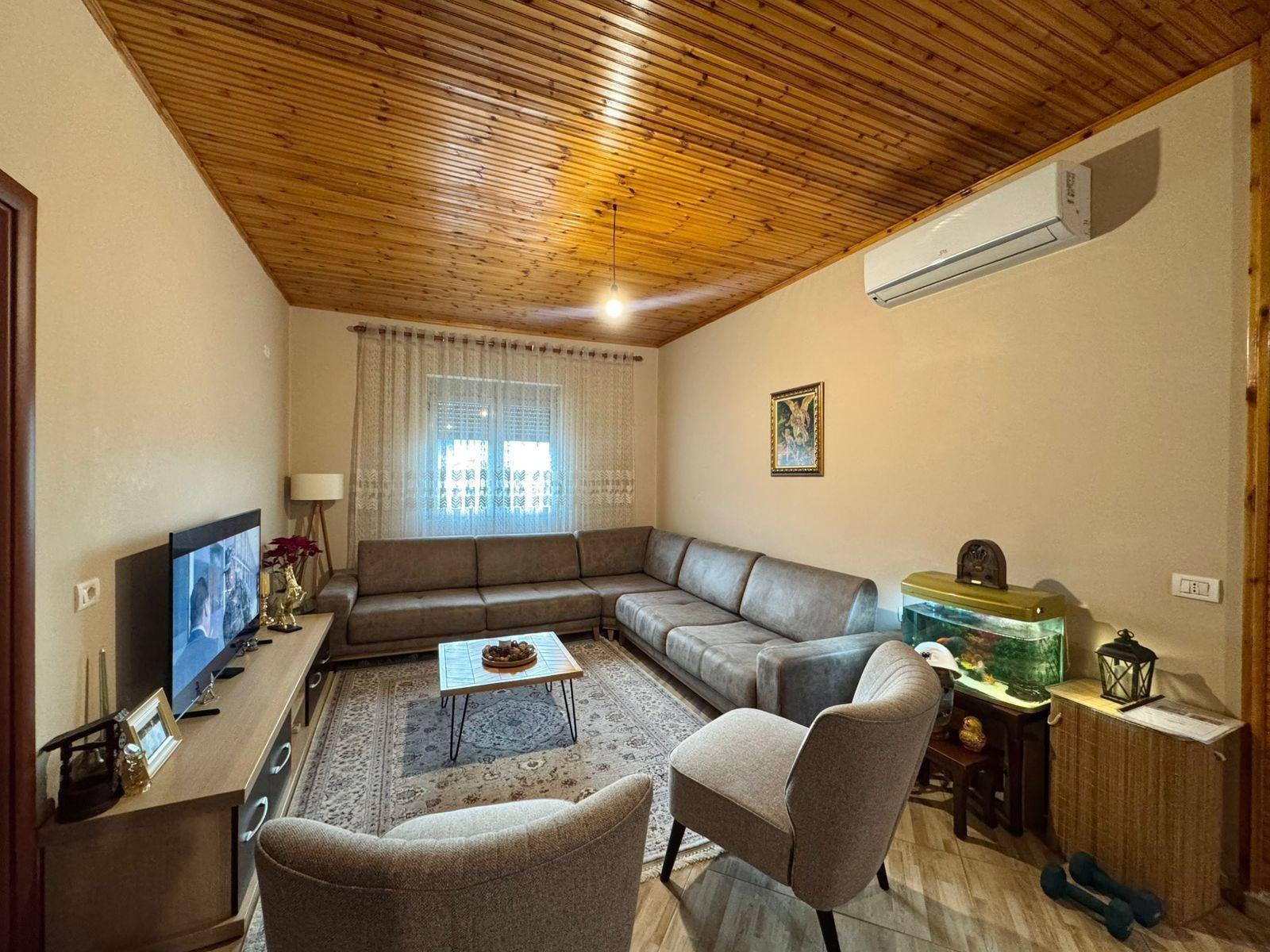 SHITET APARTAMENT 3+1 ISH TREGU ELEKTRIK 18.500.000 LEKE – Tiranë