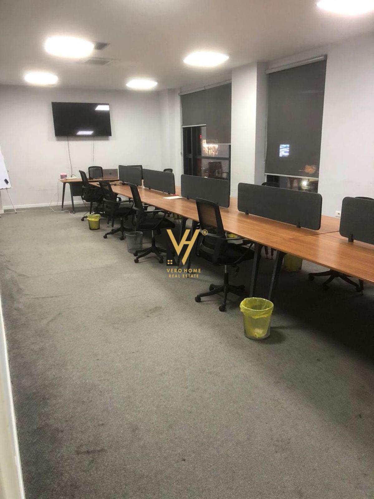 JEPET ZYRE 455 M2 ME QERA TE RRUGA HOXHA TAHSIM 5.000 EURO – Tiranë