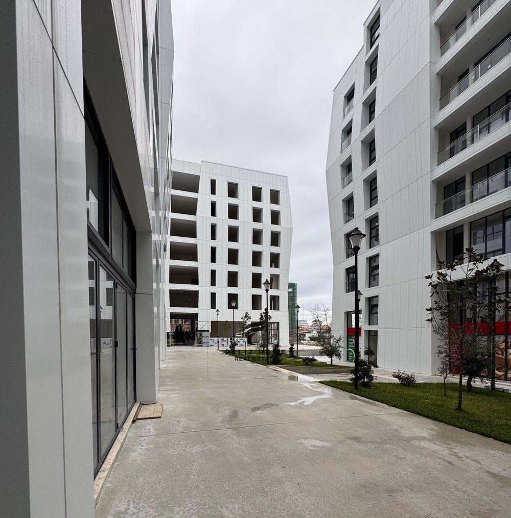 DYQAN ME QERA 86 M2 PORCELAN 1.450 EURO – Tiranë