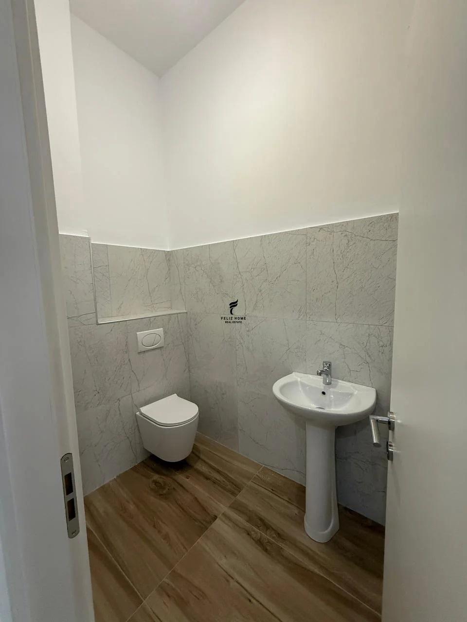 ZYRE ME QERA 82 M2 RRUGA E DURRESIT 1.500 EURO FH-94076 – Tiranë - 1