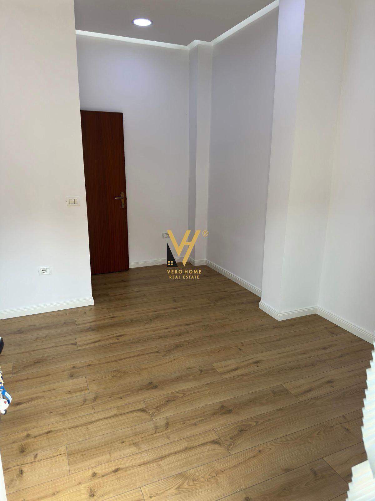 JEPET AMBIENT BIZNESI 18 M2 TE KOMUNA E PARISIT 25.000 LEKE – Tiranë - 1