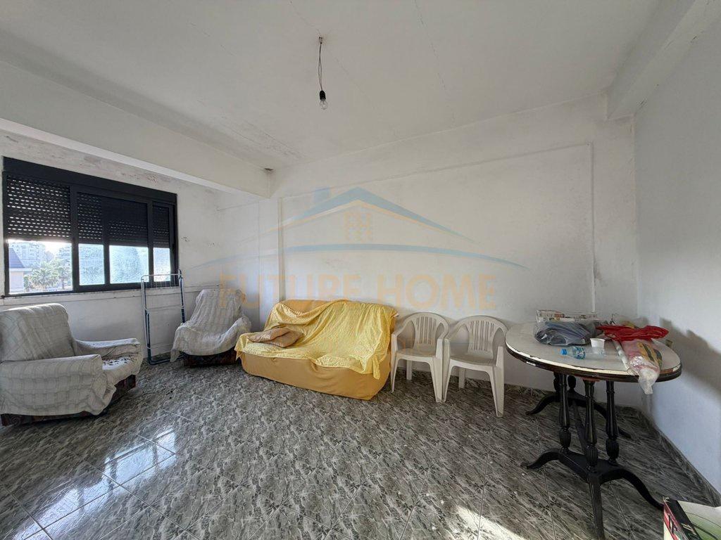0696044423Shitet, Apartament 2+1, Lagjia 4, Durrës – Tiranë