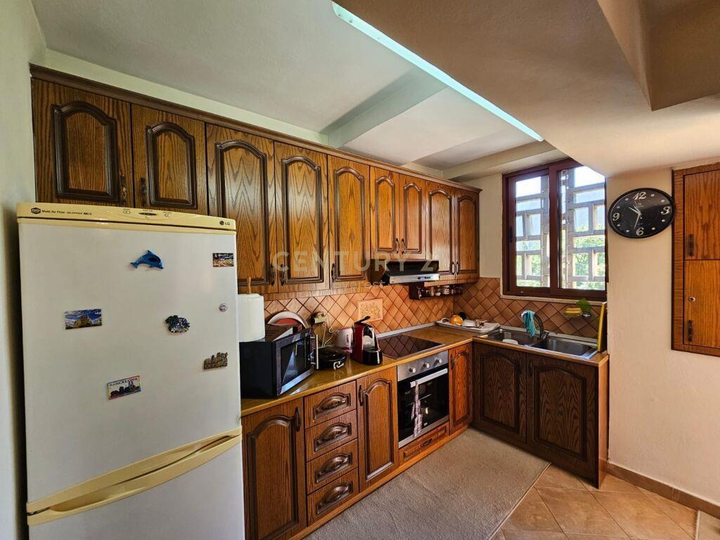 Ne Qender Te Tiranes, Shitet Apartament 1+1 – Tiranë - 1
