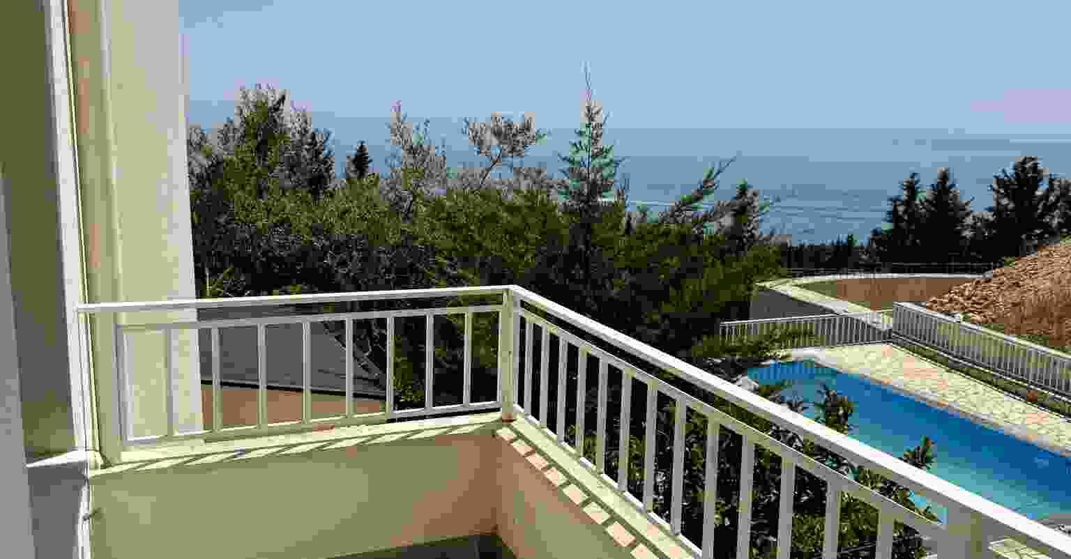 Dhermi - Lagjia Gjilek, Shitet Apartament 1+1, Rr. Perivolo – Vlorë