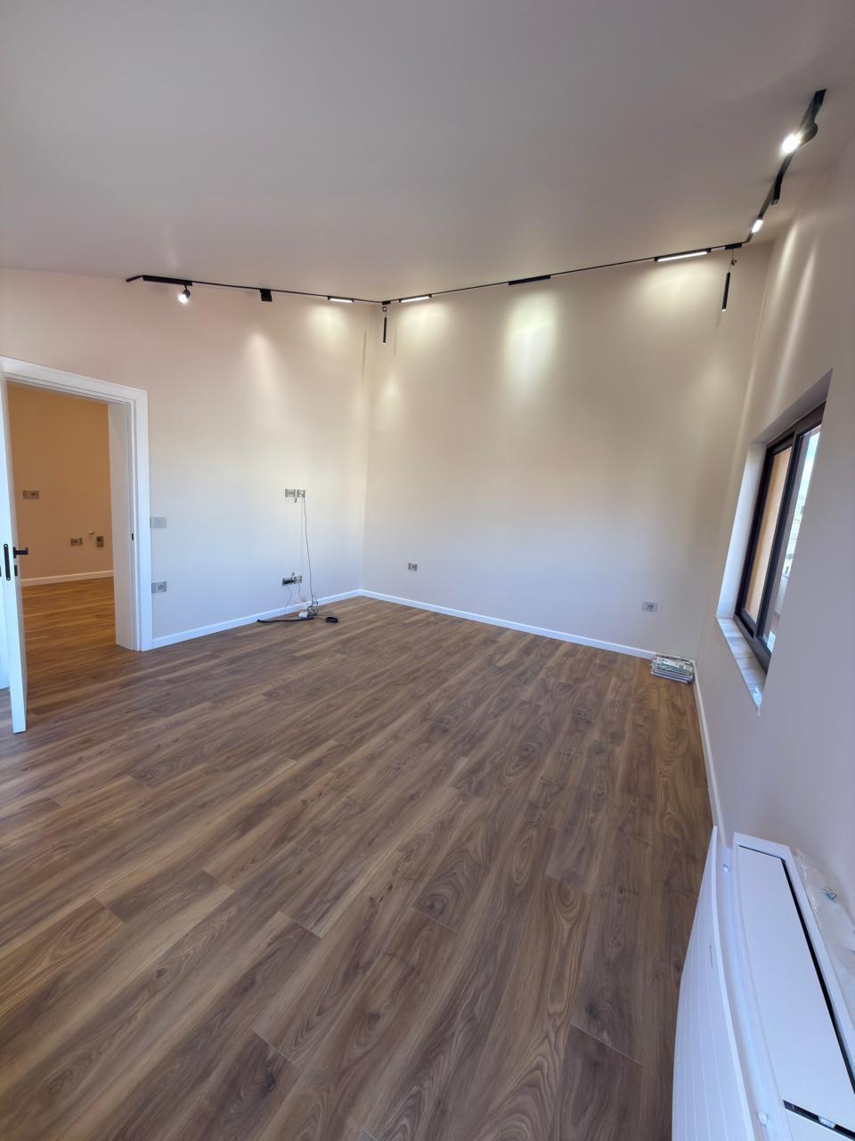 AMBIENT BIZNESI ME QERA 500 M2 VILAT GJERMANE 5300 EURO – Tiranë - 1