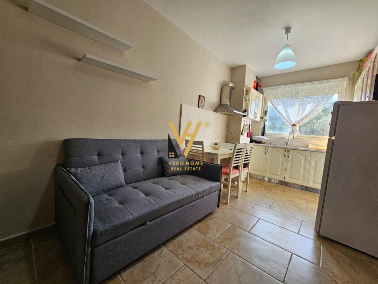 JEPET APARTAMENT 1+1+BLK ME QIRA TE RRUGA PETI 420 EURO – Tiranë
