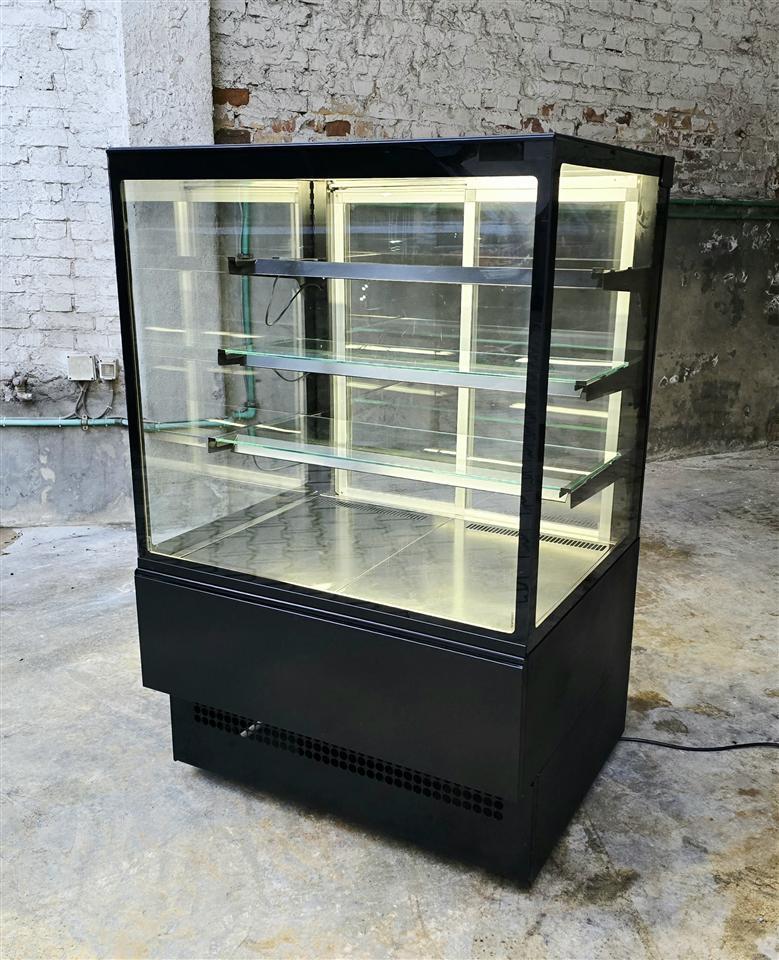 👈FRIGORIFER FRESKUES EKSPOZITOR ITALIANE 90X74!!! – Durrës