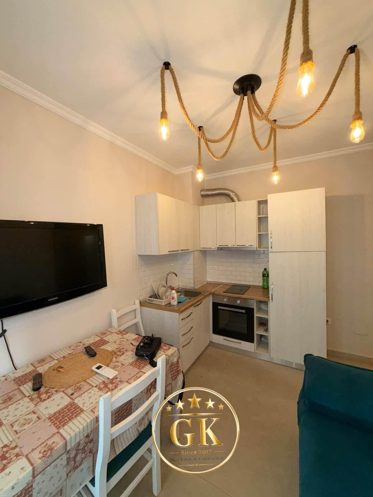 APARTAMENT ME QERA • 1+1+Ballkon 💰 Çmimi: 350 € neto ✅ – Durrës