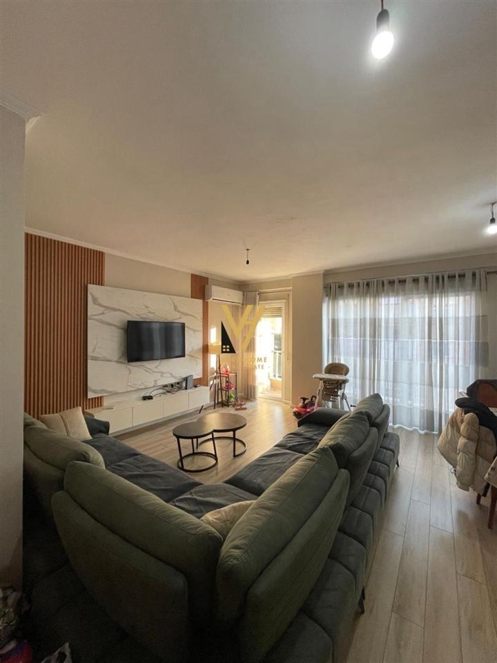 SHITET APARTAMENT 3+1+BLK NE LAPRAKE 250.000 EURO – Tiranë
