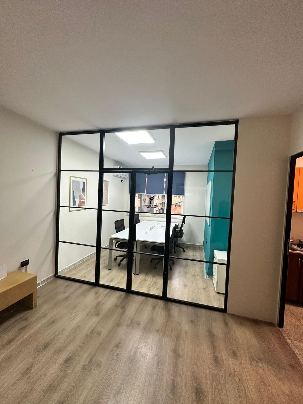 ZYRE ME QERA 140 M2 BLLOK 250.000 LEKE FH-86008 – Tiranë