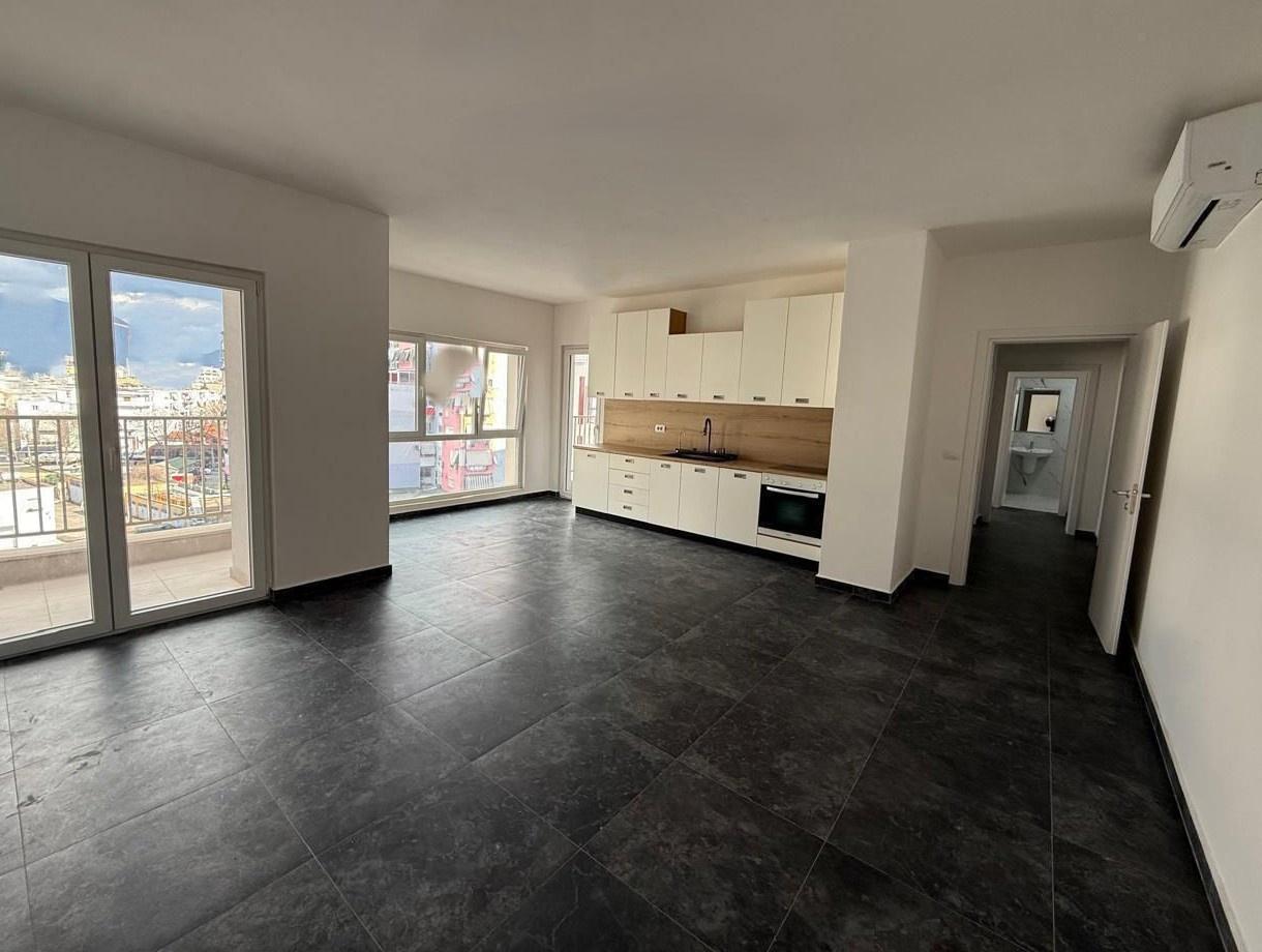 ZYRE ME QERA 120M2 ZOGU I ZI 85.000 LEKE FH-70778 – Tiranë