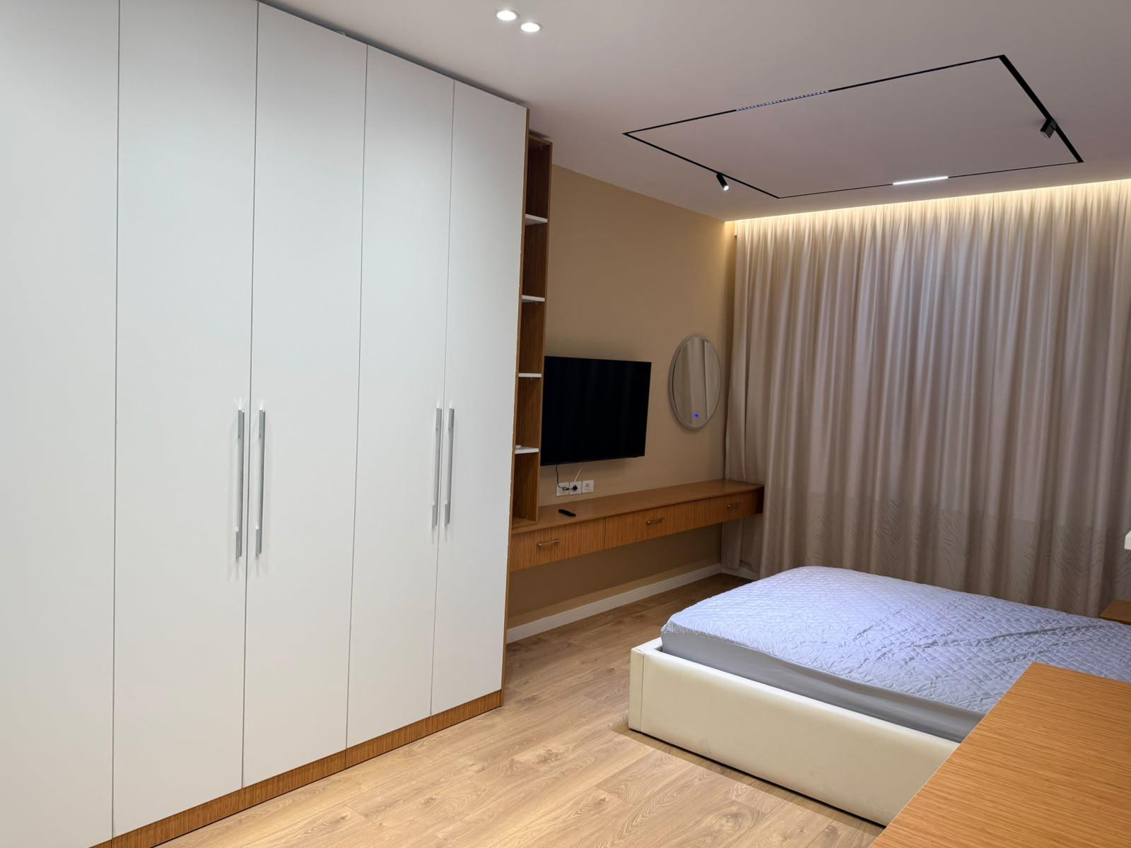 Apartament 2+1+2WC+ Post Parkimi me Qera tek 5 Maji ID 5816 – Tiranë